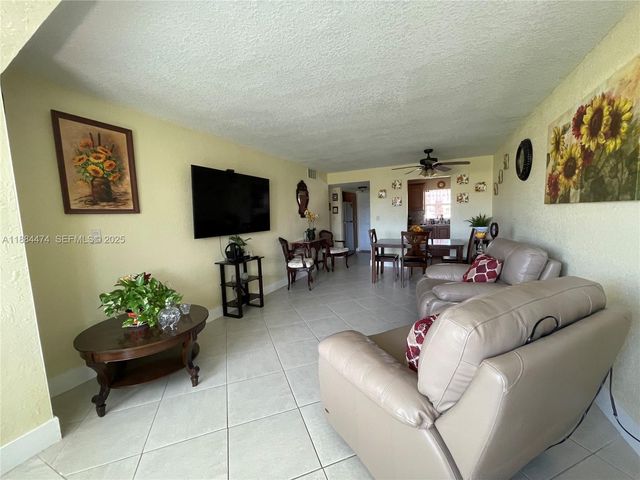 9041 Sunrise Lakes Boulevard 108, Sunrise, FL 33322