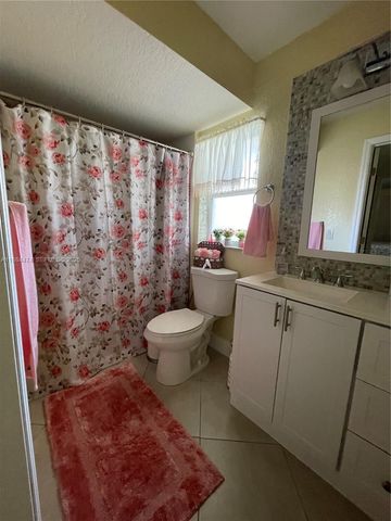 9041 Sunrise Lakes Boulevard 108, Sunrise, FL 33322