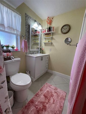 9041 Sunrise Lakes Boulevard 108, Sunrise, FL 33322