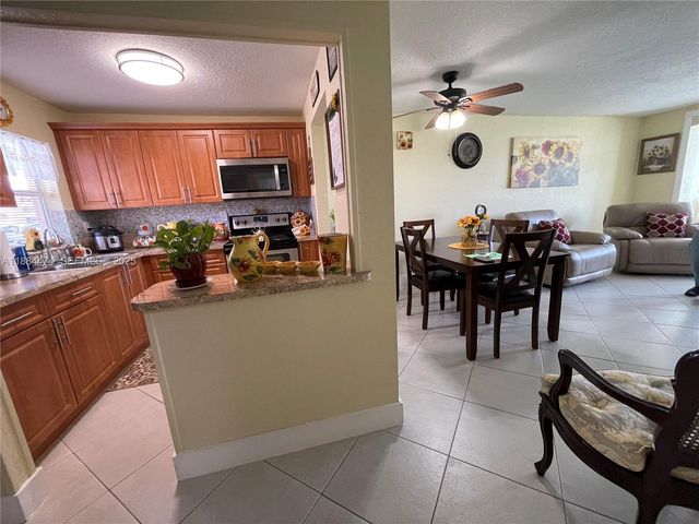 9041 Sunrise Lakes Boulevard 108, Sunrise, FL 33322