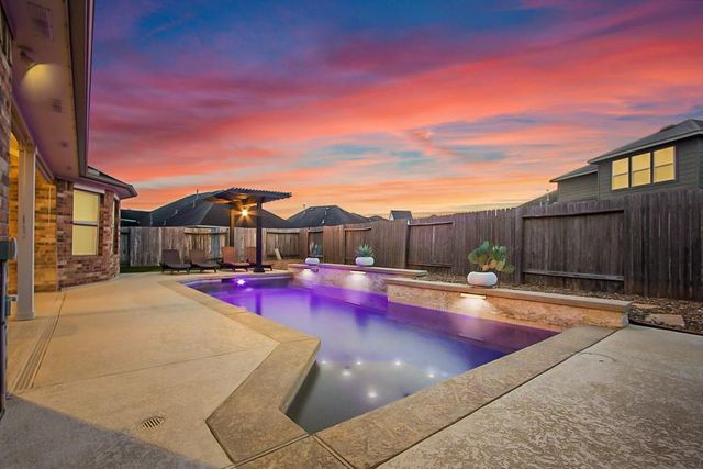 9905 White Oak Lane, Brookshire, TX 77423