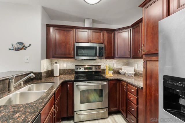 5402 Balboa Arms 415, San Diego, CA 92117