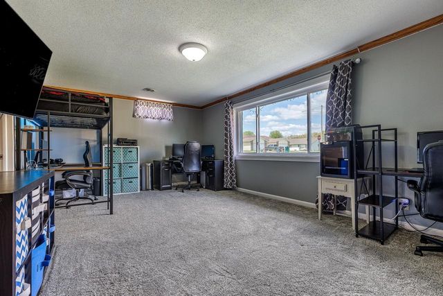 500 Willow STREET, Onalaska, WI 54650