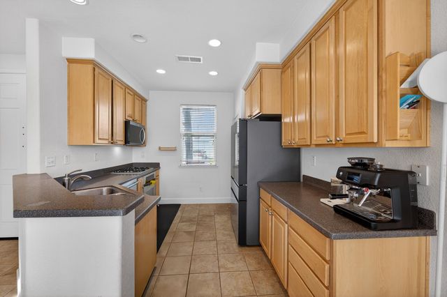 5 Outer Banks Pl, Sacramento, CA 95835