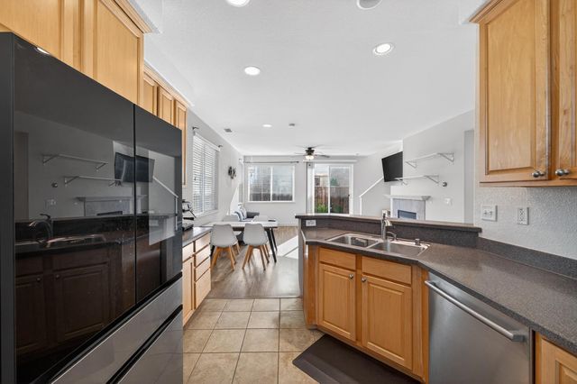 5 Outer Banks Pl, Sacramento, CA 95835