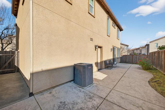 5 Outer Banks Pl, Sacramento, CA 95835