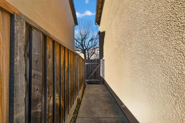 5 Outer Banks Pl, Sacramento, CA 95835