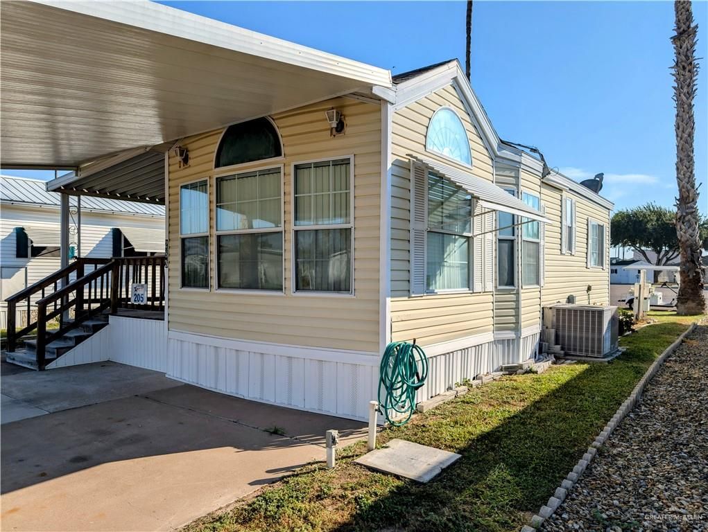 205 Bobolink N Circle, Palmview, TX 78572