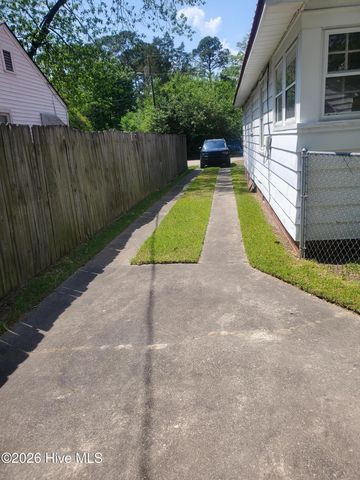 305 Glenwood Drive, Greenville, NC 27834