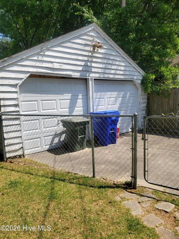 305 Glenwood Drive, Greenville, NC 27834