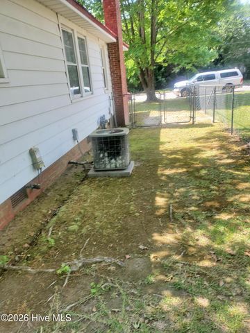 305 Glenwood Drive, Greenville, NC 27834