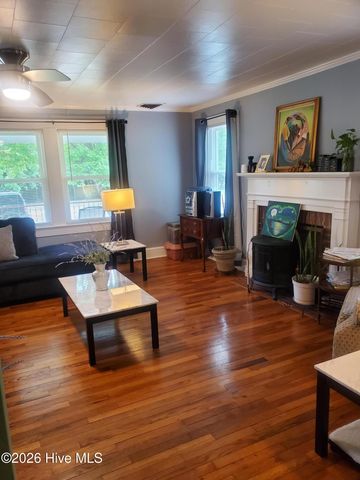 305 Glenwood Drive, Greenville, NC 27834