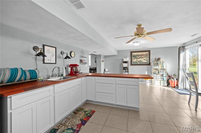 324 Breckenridge Drive, Belleville, IL 62221