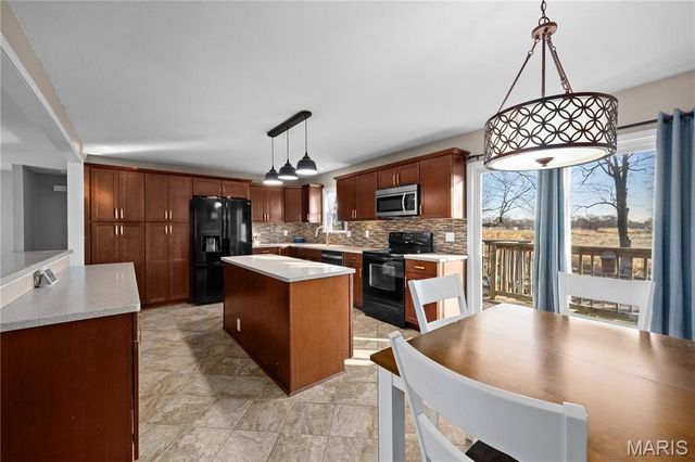 324 Breckenridge Drive, Belleville, IL 62221