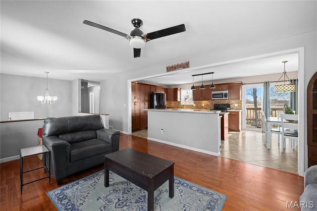 324 Breckenridge Drive, Belleville, IL 62221