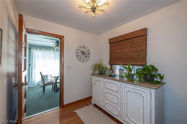 180 S Leavitt Road, Amherst, OH 44001