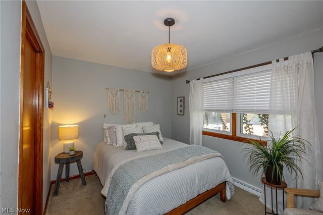 180 S Leavitt Road, Amherst, OH 44001