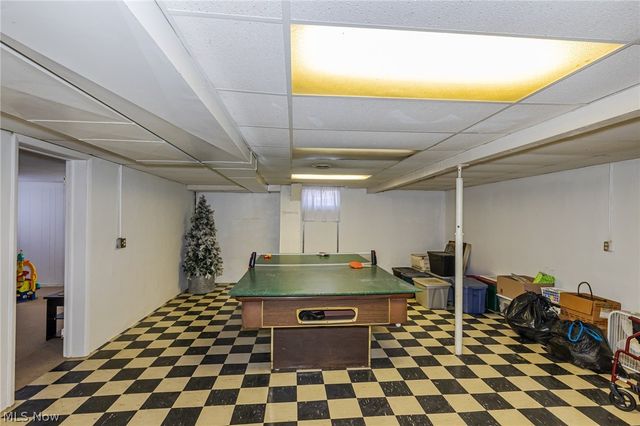 180 S Leavitt Road, Amherst, OH 44001