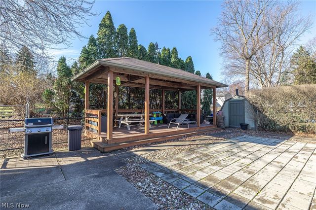 180 S Leavitt Road, Amherst, OH 44001