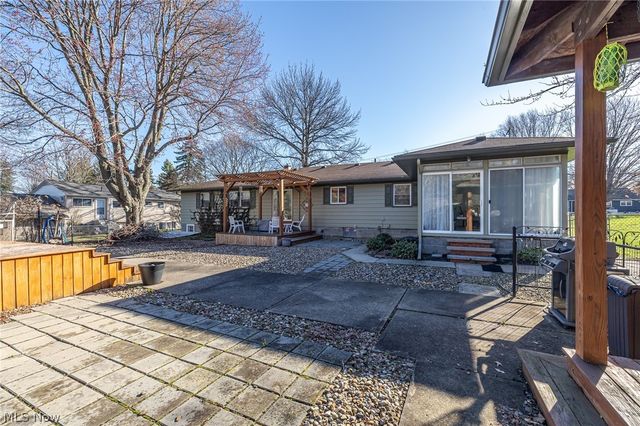 180 S Leavitt Road, Amherst, OH 44001