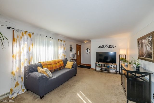 180 S Leavitt Road, Amherst, OH 44001