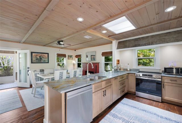 7030 POINSETTIA AVENUE, Longboat Key, FL 34228