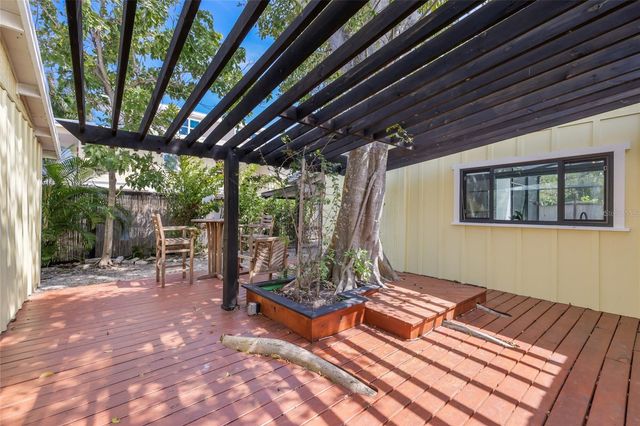 7030 POINSETTIA AVENUE, Longboat Key, FL 34228