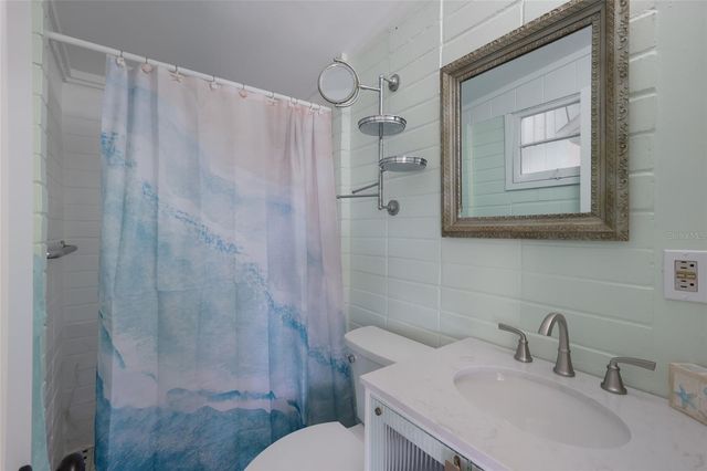 7030 POINSETTIA AVENUE, Longboat Key, FL 34228