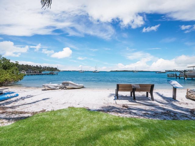 7030 POINSETTIA AVENUE, Longboat Key, FL 34228