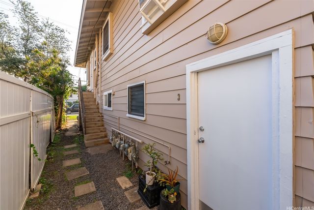 1812 Algaroba Street, Honolulu, HI 96826