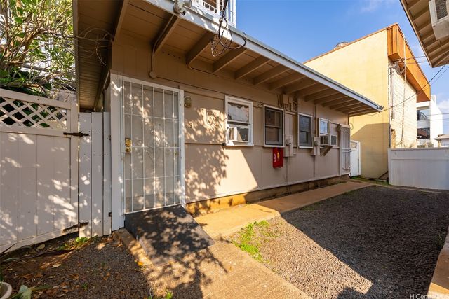 1812 Algaroba Street, Honolulu, HI 96826