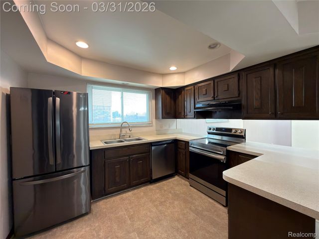 35715 Rainbow Drive, Sterling Heights, MI 48312