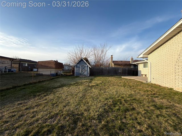 35715 Rainbow Drive, Sterling Heights, MI 48312