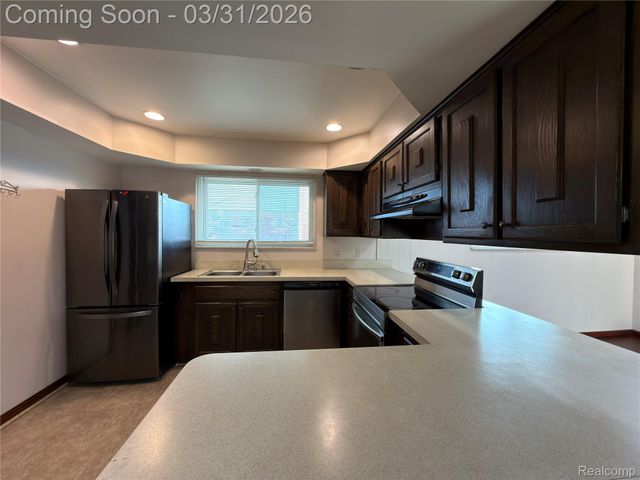 35715 Rainbow Drive, Sterling Heights, MI 48312