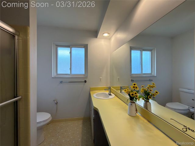 35715 Rainbow Drive, Sterling Heights, MI 48312