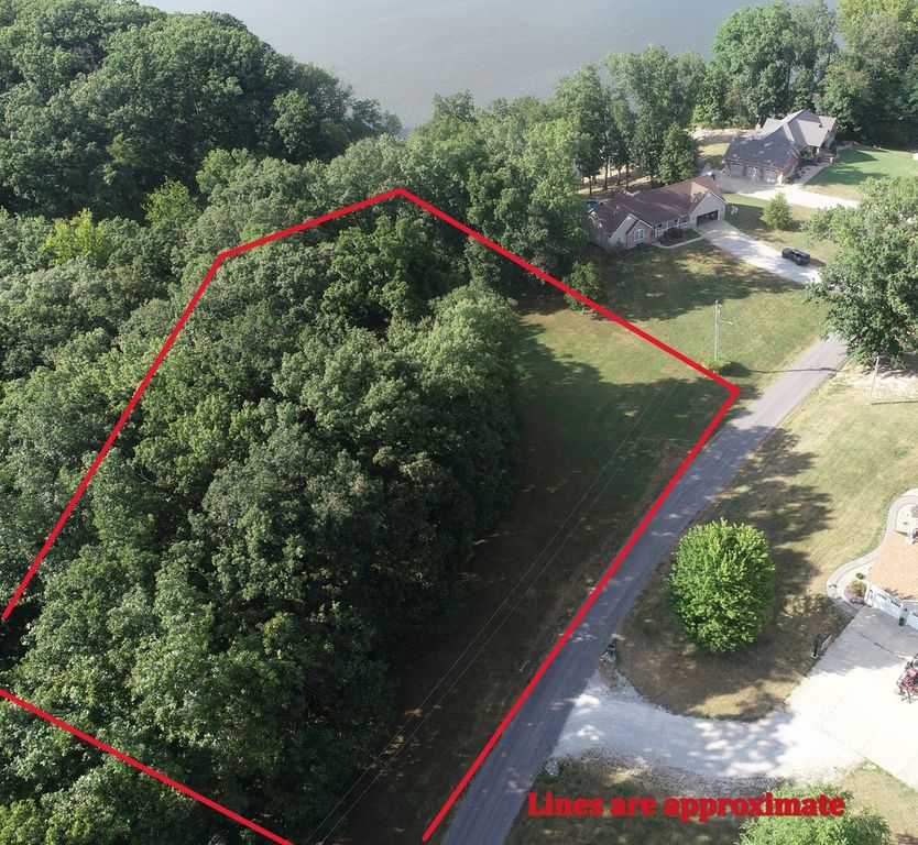 Image 2 of property listing at 0000 Possum Lane, Centralia, IL 62901