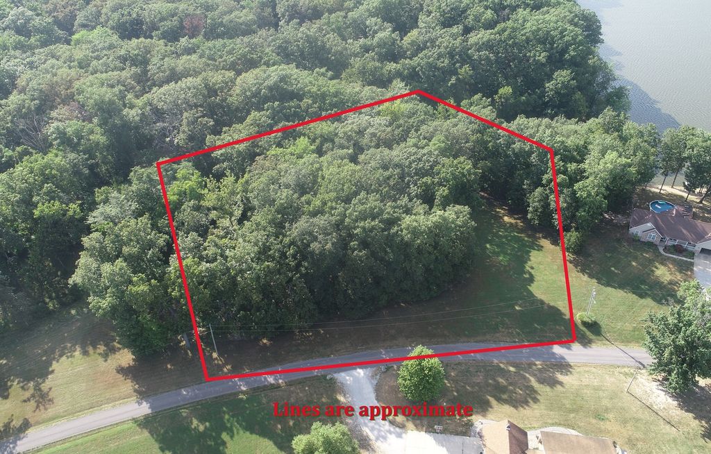 Image 3 of property listing at 0000 Possum Lane, Centralia, IL 62901