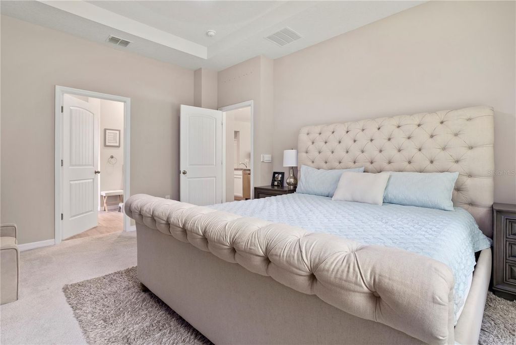 Image 17 of property listing at 548 SHAELYN PLACE, Deland, FL 32724