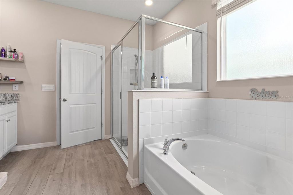Image 21 of property listing at 548 SHAELYN PLACE, Deland, FL 32724