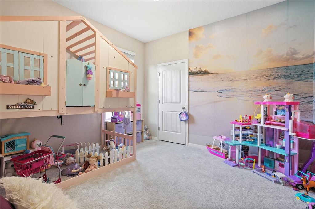 Image 27 of property listing at 548 SHAELYN PLACE, Deland, FL 32724