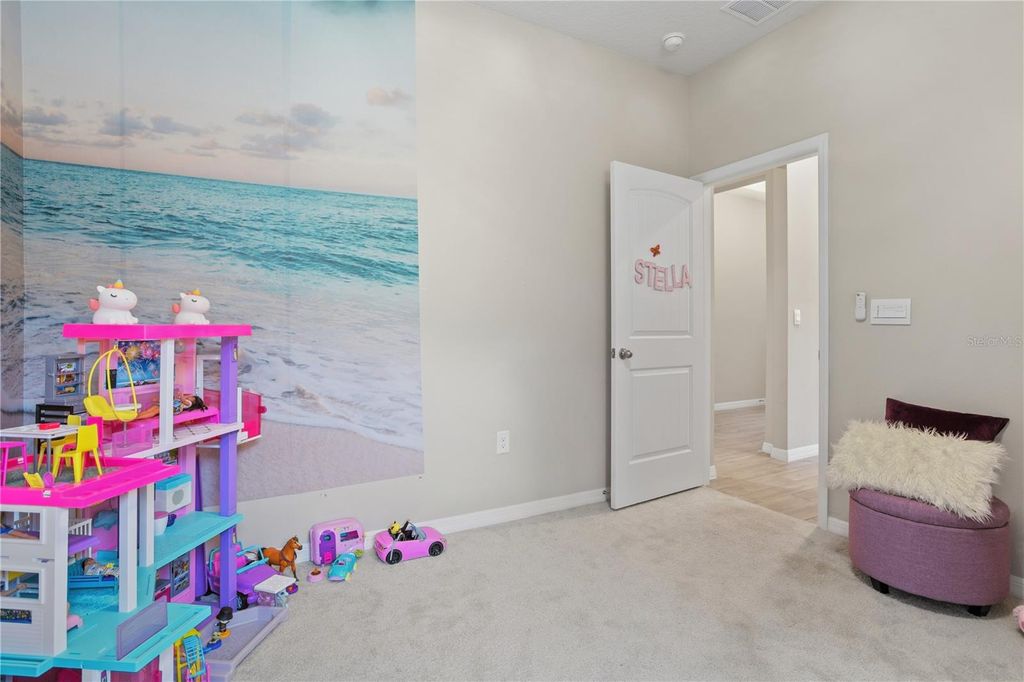 Image 28 of property listing at 548 SHAELYN PLACE, Deland, FL 32724