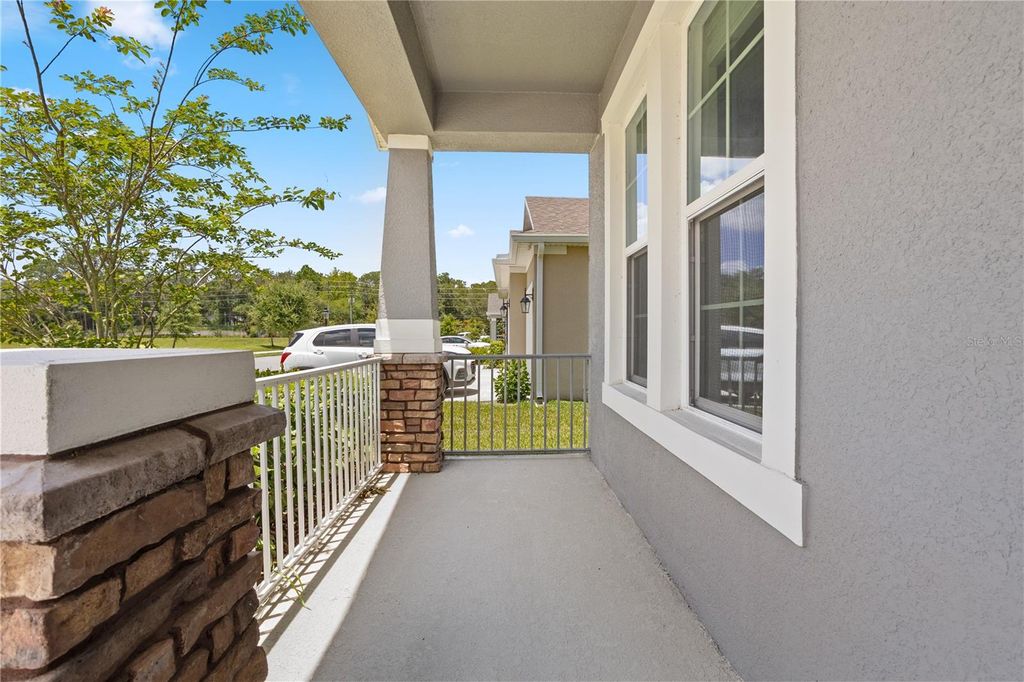 Image 4 of property listing at 548 SHAELYN PLACE, Deland, FL 32724