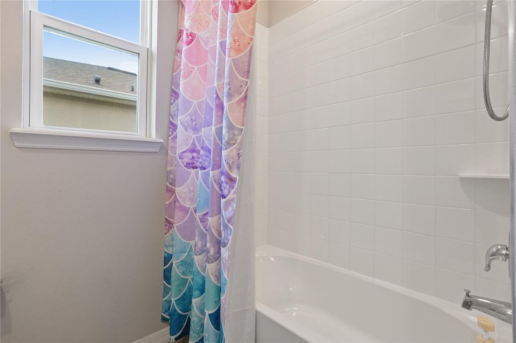 Image 31 of property listing at 548 SHAELYN PLACE, Deland, FL 32724