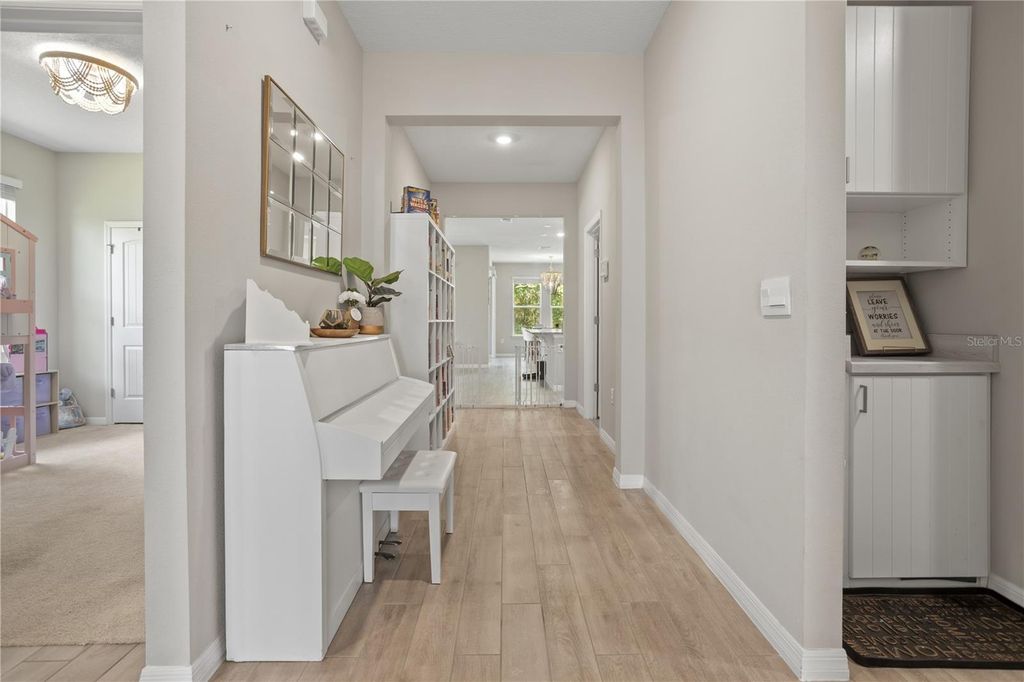 Image 35 of property listing at 548 SHAELYN PLACE, Deland, FL 32724