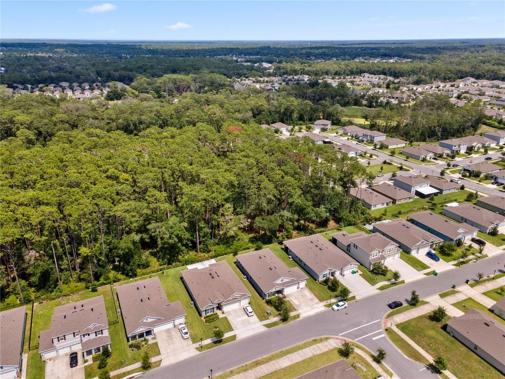 Image 45 of property listing at 548 SHAELYN PLACE, Deland, FL 32724