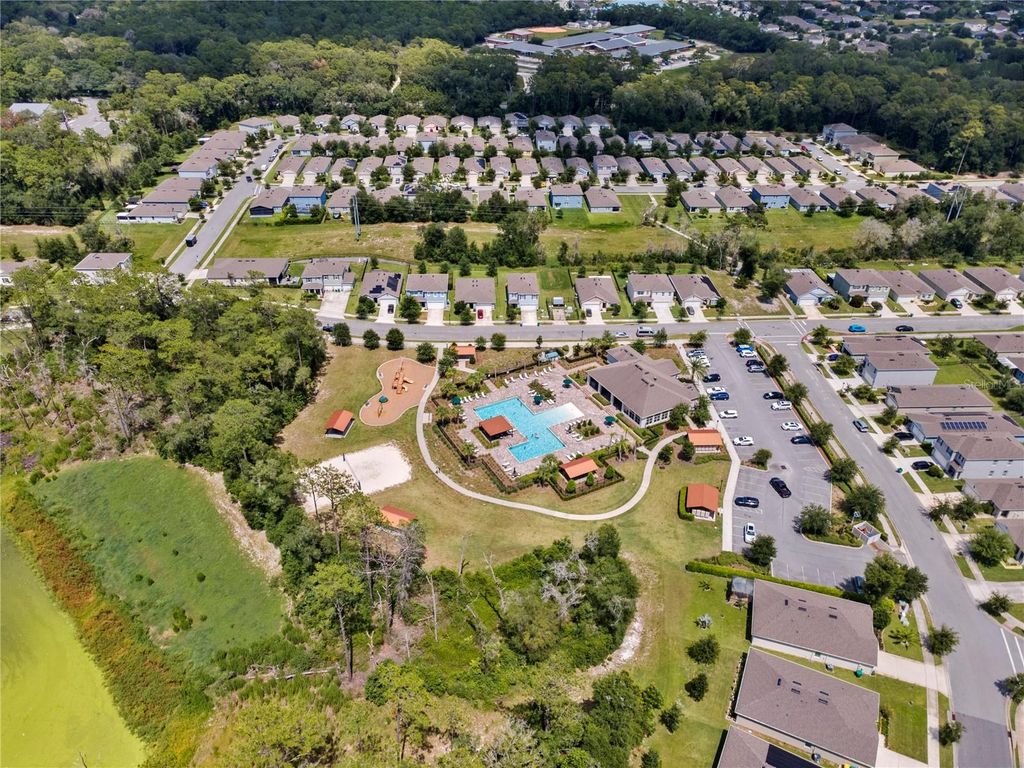 Image 50 of property listing at 548 SHAELYN PLACE, Deland, FL 32724