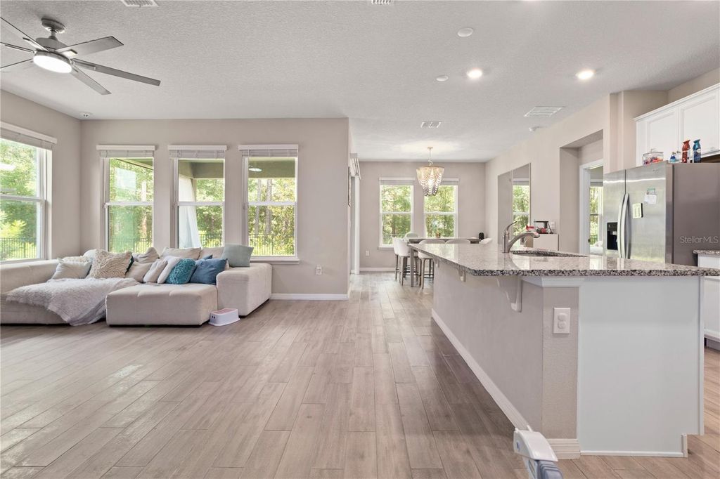 Image 6 of property listing at 548 SHAELYN PLACE, Deland, FL 32724