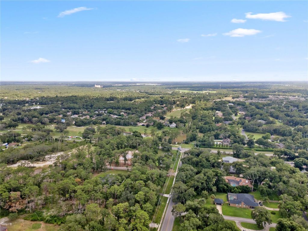 Image 54 of property listing at 548 SHAELYN PLACE, Deland, FL 32724