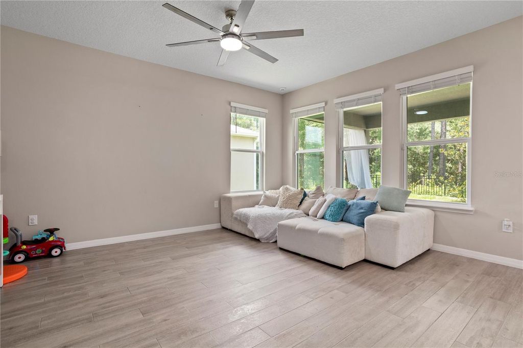 Image 7 of property listing at 548 SHAELYN PLACE, Deland, FL 32724