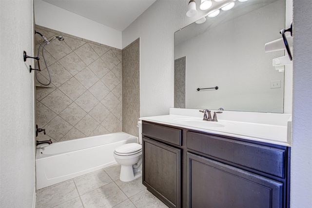 1240 Twin Estates DR, Kyle, TX 78640